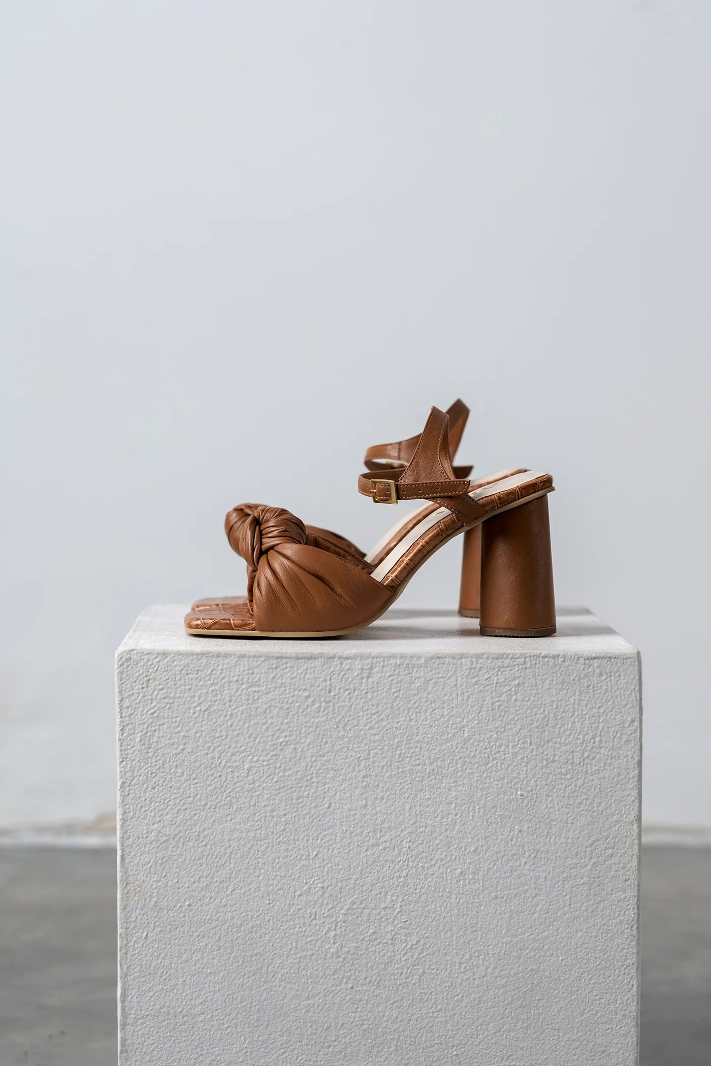 Alessia Sandals Brown